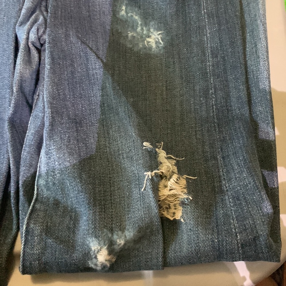ROCK AND REPUBLIC CUSTOM DISTRESSED JEANS - Picture 6 of 9